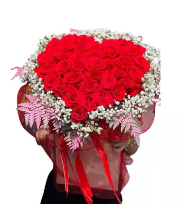 Giỏ Hoa Hồng Đỏ Trái Tim Nồng Nàn Tình Yêu