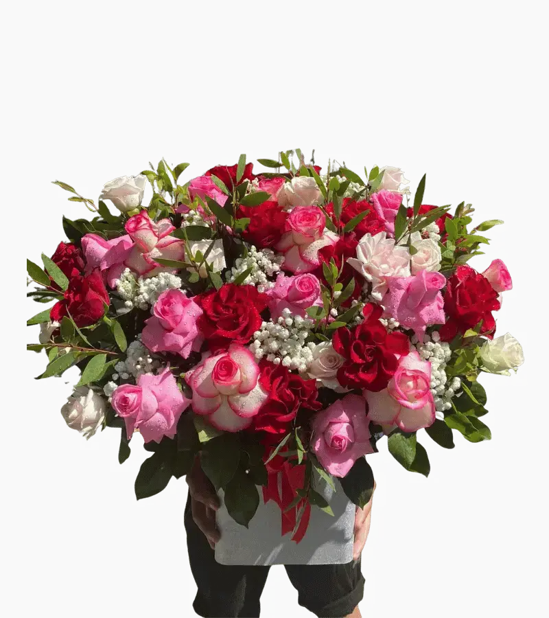 Giỏ hoa hồng đỏ hồng trắng phối màu