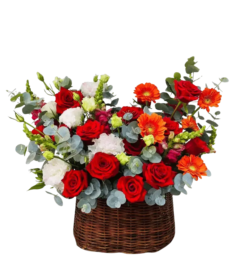 Giỏ hoa hồng đỏ đồng tiền cam trắng giỏ mây tối