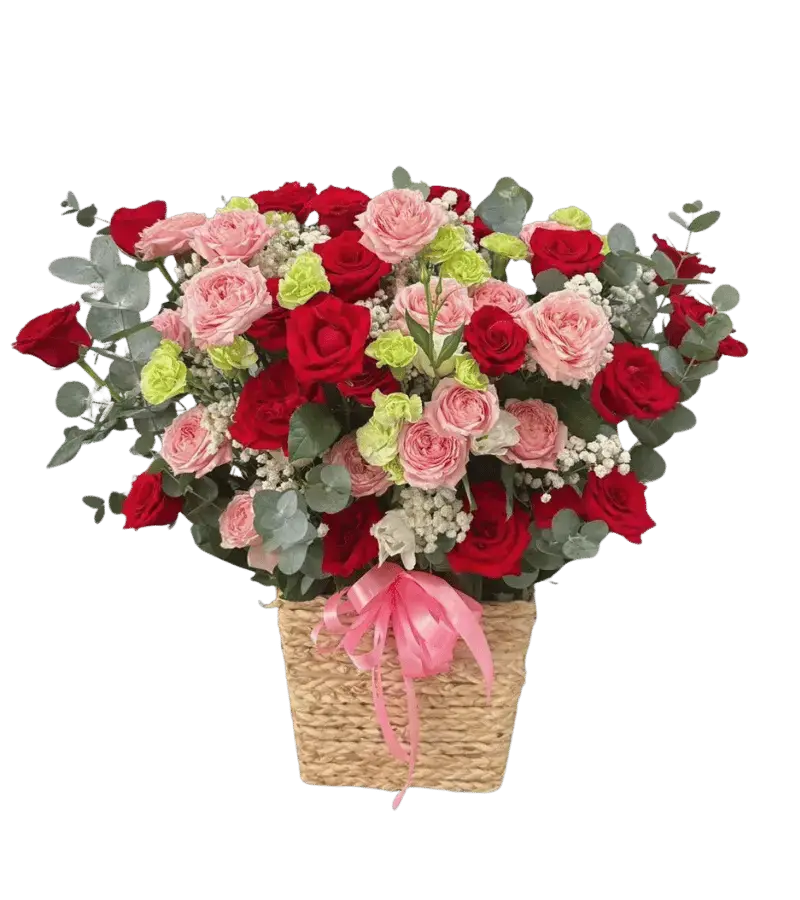 Giỏ hoa hồng đỏ hồng phối cúc bi xanh giỏ đan