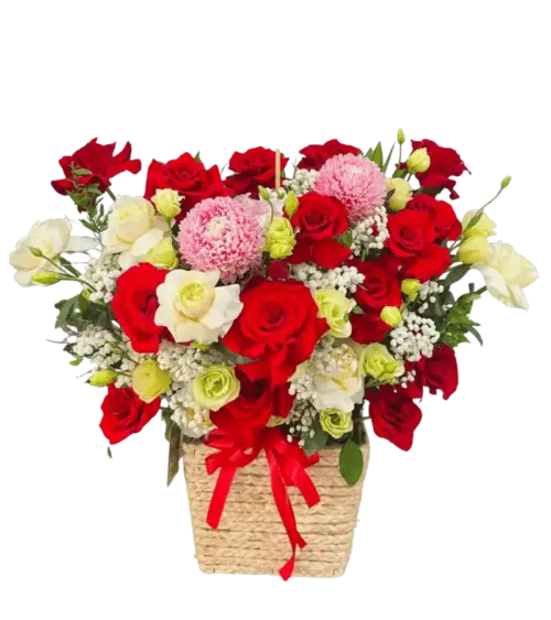 Giỏ hoa hồng đỏ trắng cúc mâm xôi hồng giỏ đan