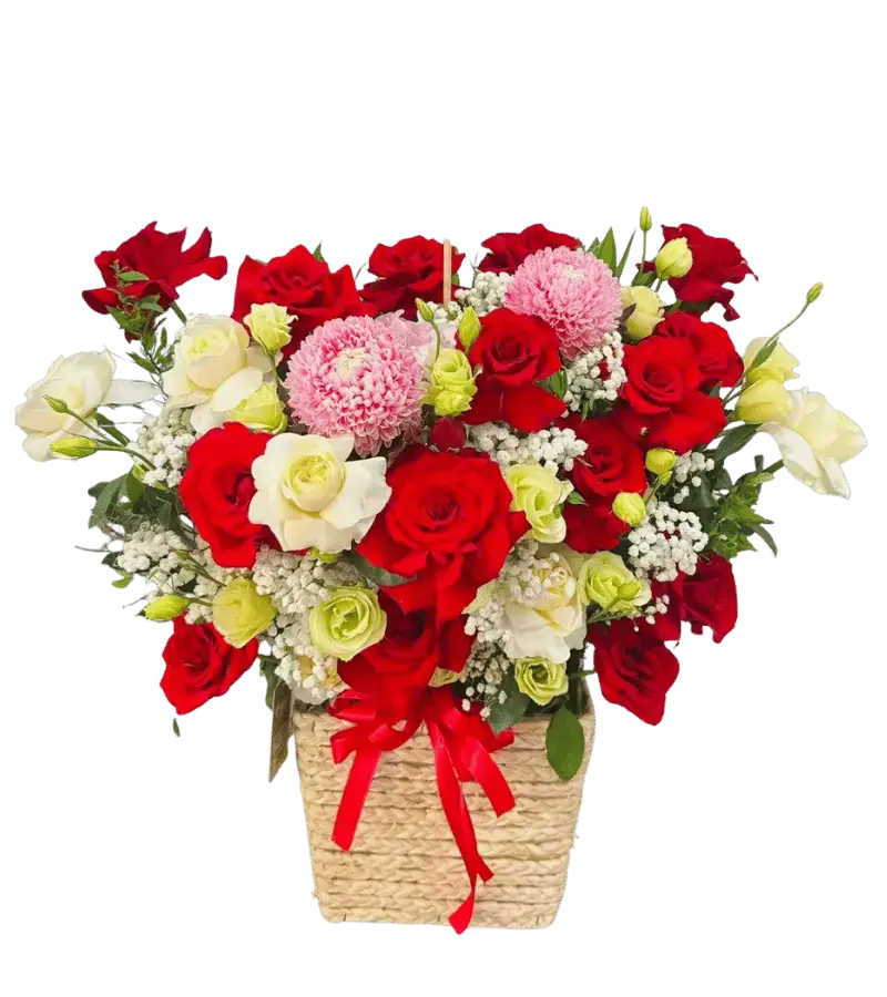 Giỏ hoa hồng đỏ trắng cúc mâm xôi hồng giỏ đan