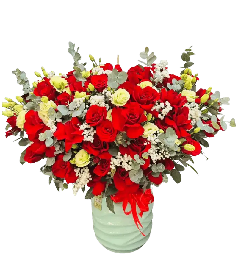Giỏ hoa hồng đỏ lisianthus vàng nhạt bình xanh
