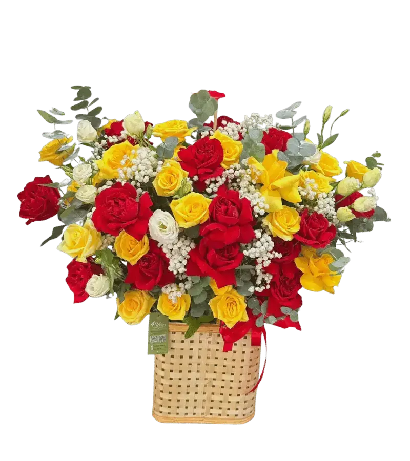 Giỏ hoa hồng đỏ vàng trắng giỏ nan tre