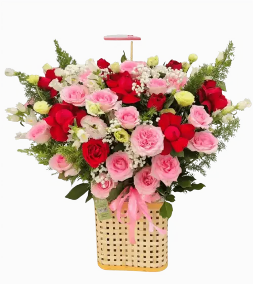 Giỏ hoa hồng phấn đỏ lisianthus trắng giỏ nan