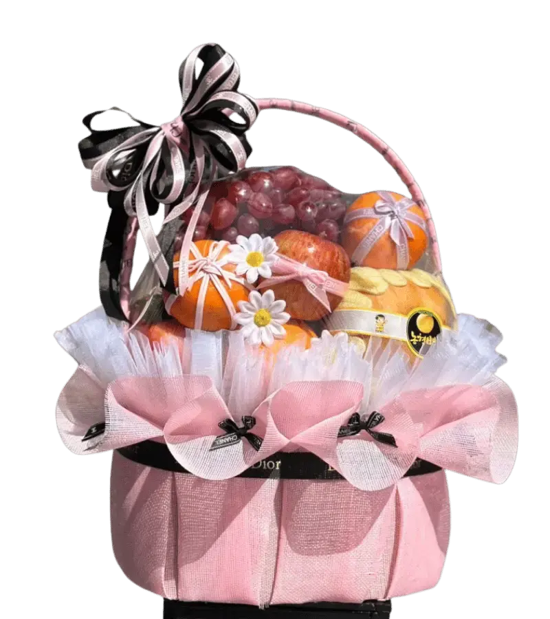 Giỏ trái cây kèm nơ đen trắng