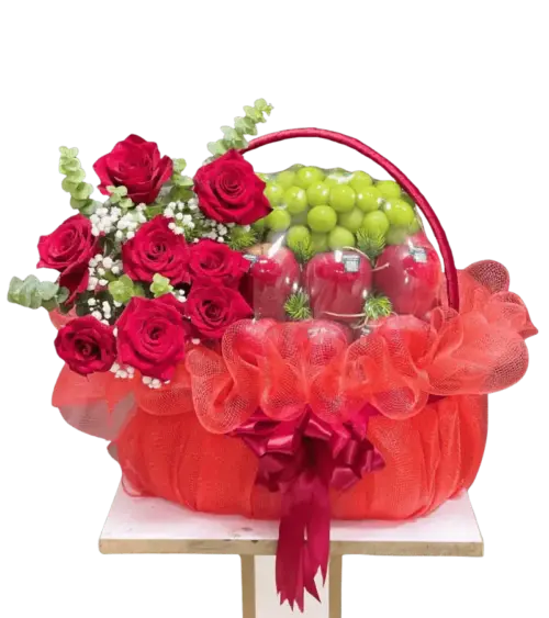 Giỏ trái cây kèm hoa hồng đỏ 4