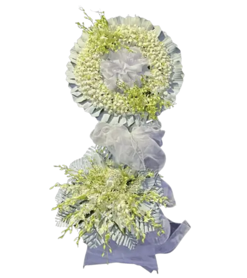 Vòng hoa chia buồn tone trắng hai tầng nơ xanh nhạt